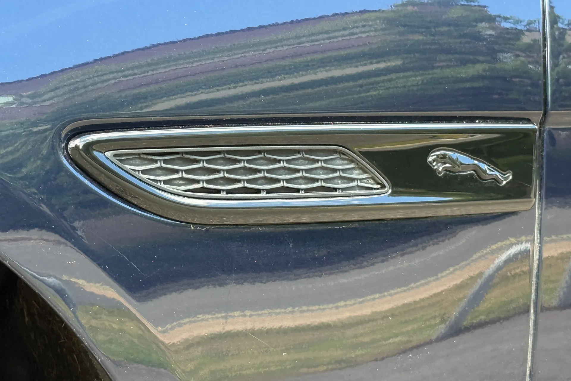 Jaguar XF thumbnail image number 34