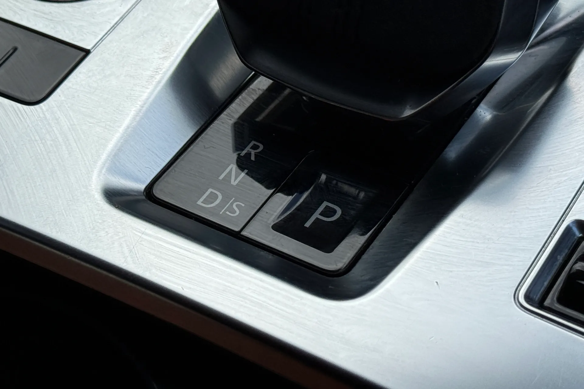 Jaguar XF thumbnail image number 51