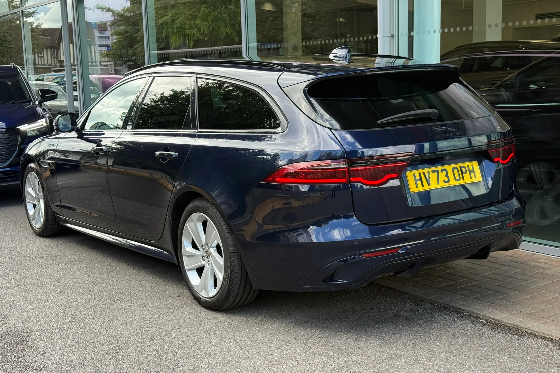 Jaguar XF thumbnail image number 3