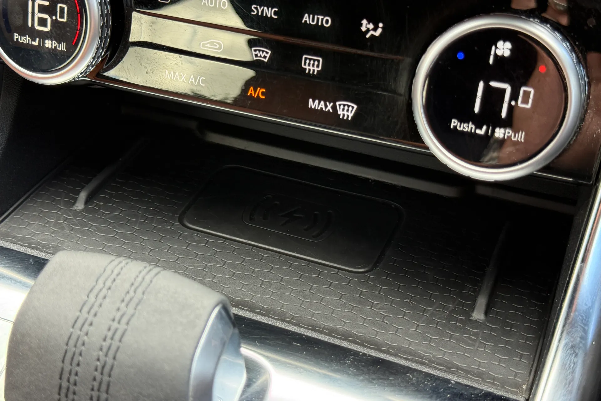 Jaguar XF thumbnail image number 60