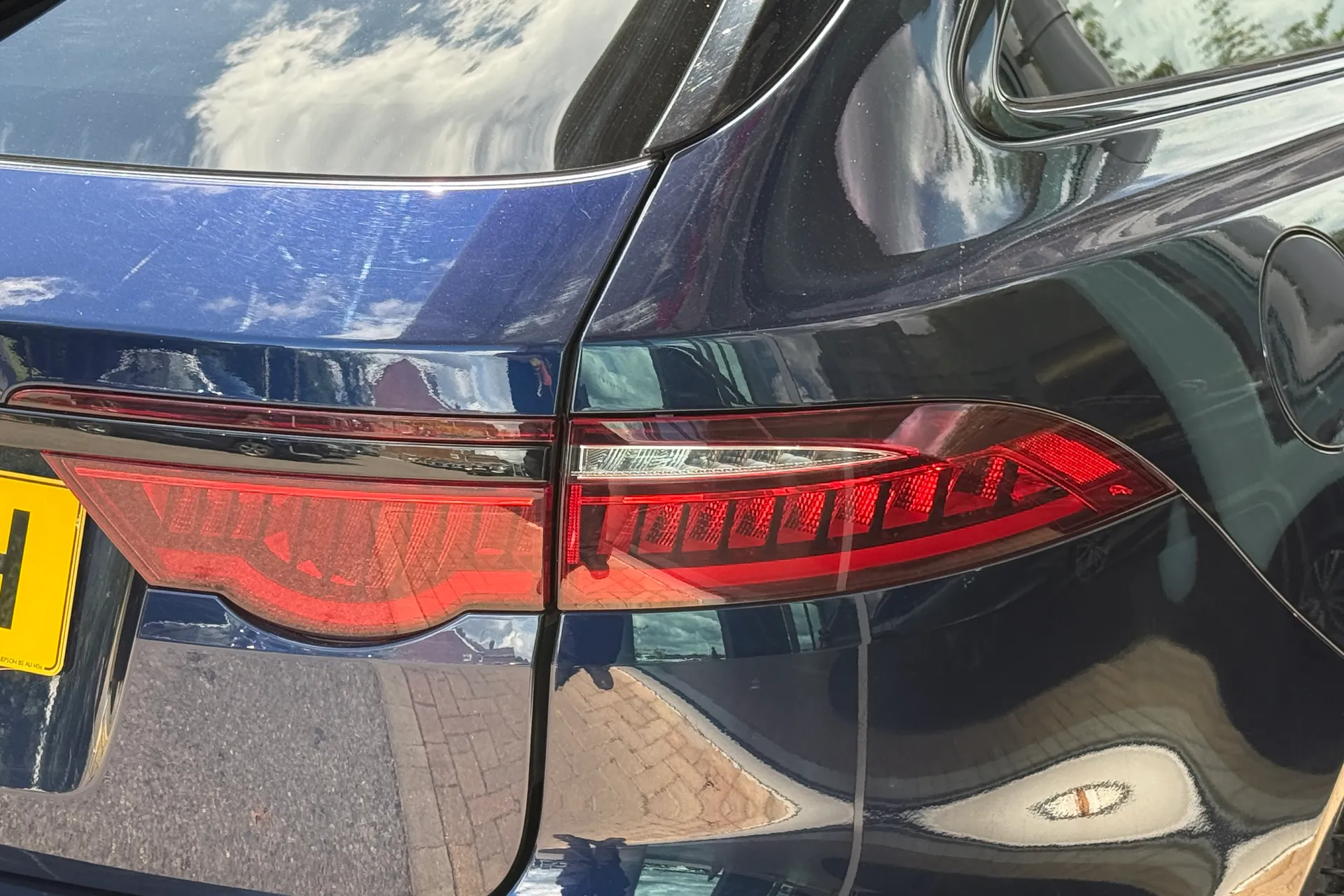 Jaguar XF thumbnail image number 23