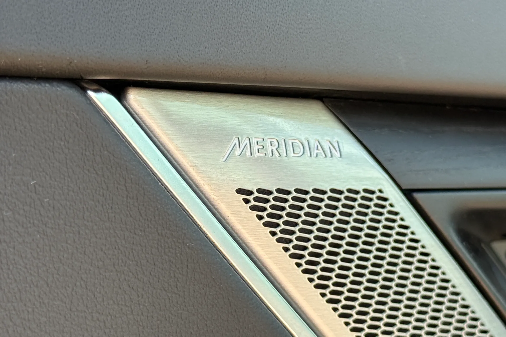 Jaguar XF thumbnail image number 22