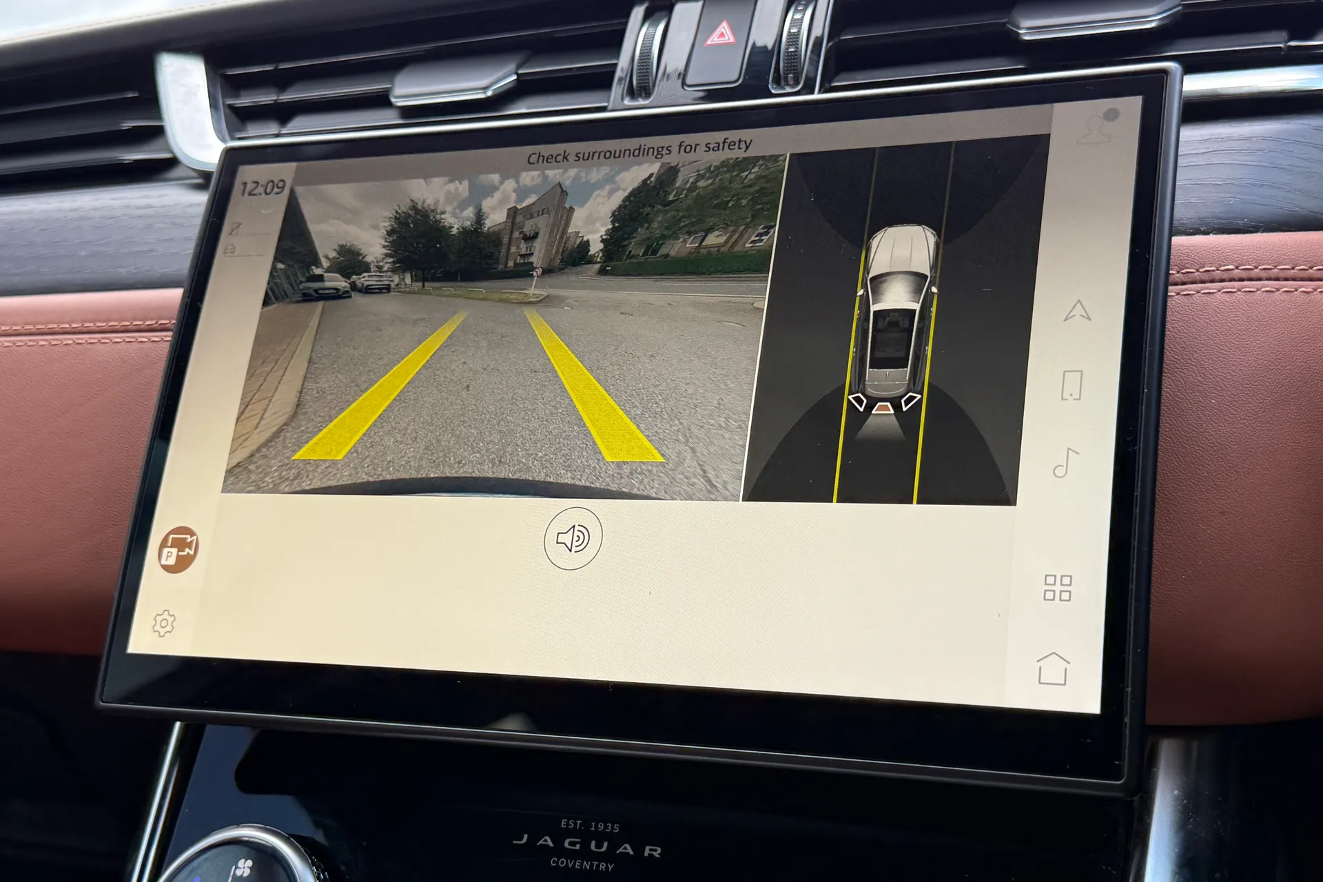 Jaguar XF thumbnail image number 41
