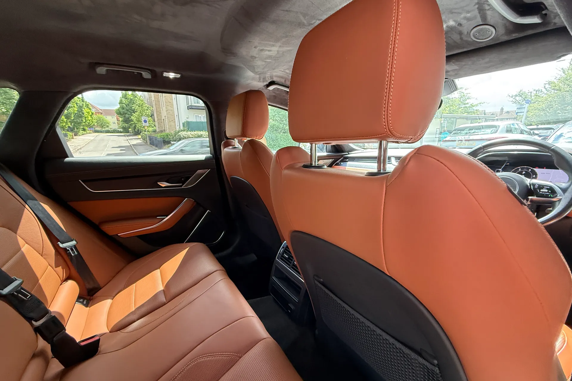 Jaguar XF thumbnail image number 14