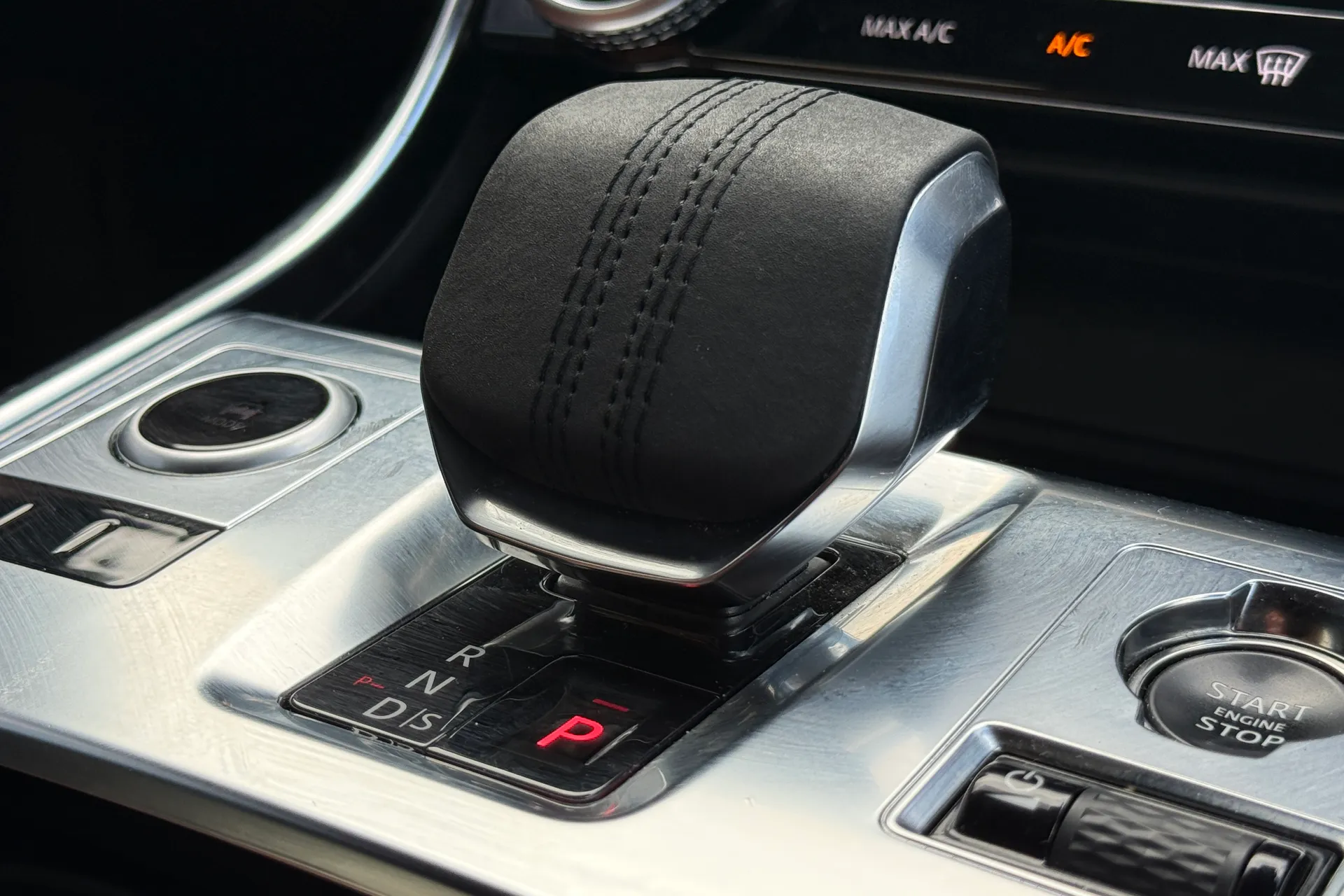 Jaguar XF thumbnail image number 50