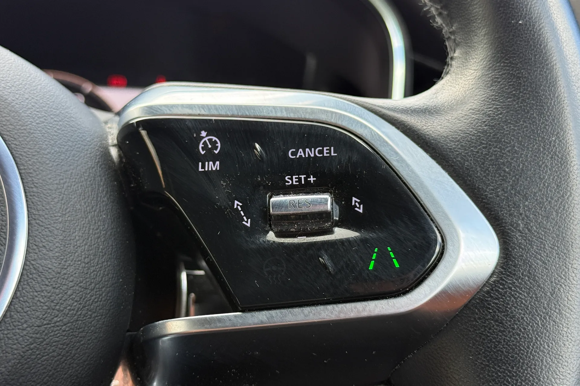 Jaguar XF thumbnail image number 38