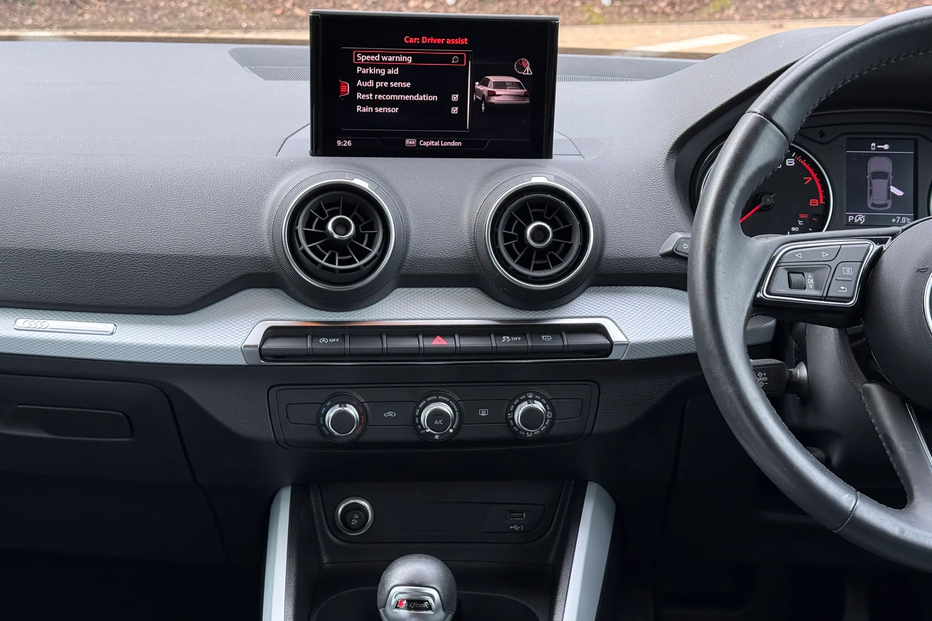 Audi Q2 thumbnail image number 35