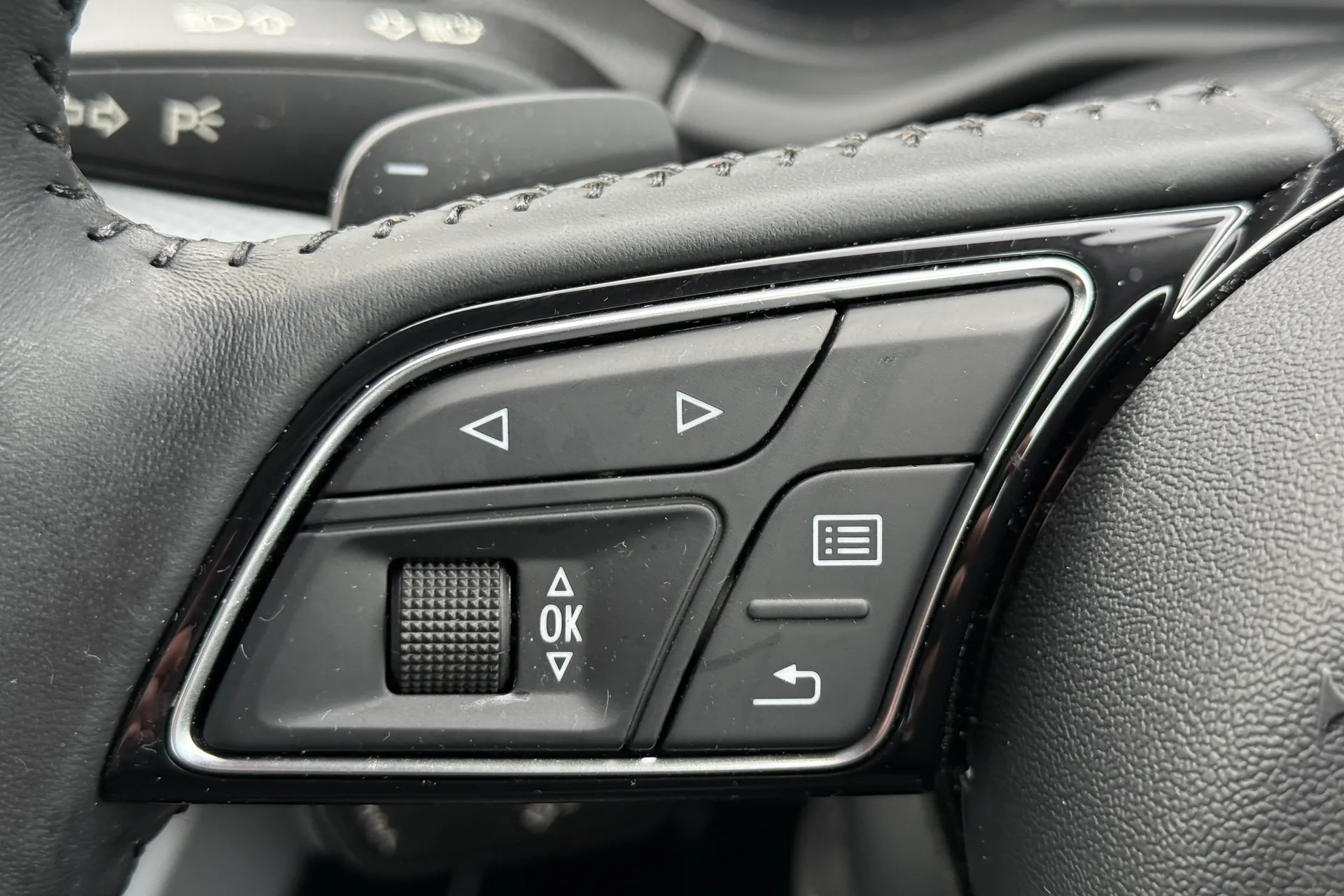 Audi Q2 thumbnail image number 15