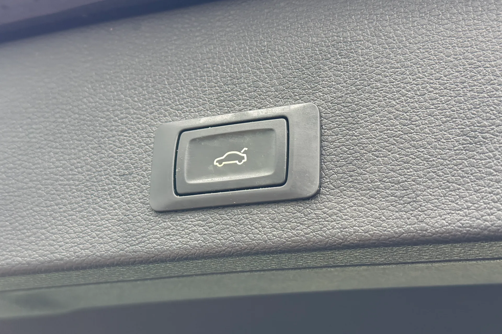 Audi Q2 thumbnail image number 40