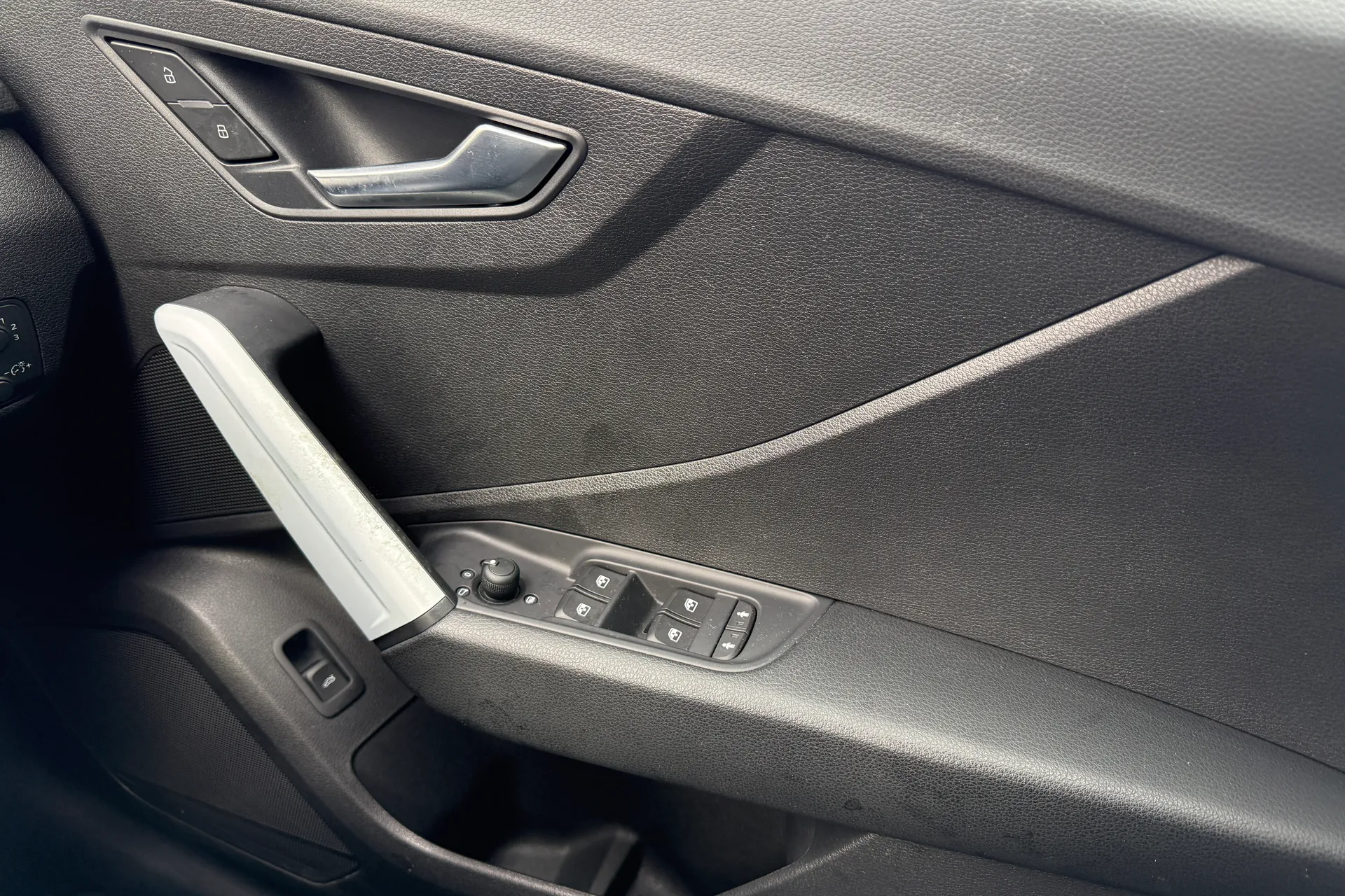 Audi Q2 thumbnail image number 22