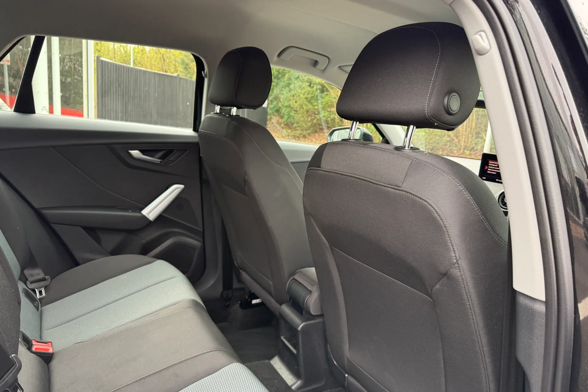 Audi Q2 thumbnail image number 32