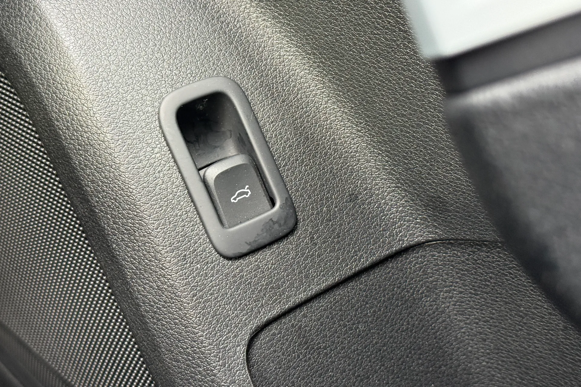 Audi Q2 thumbnail image number 23