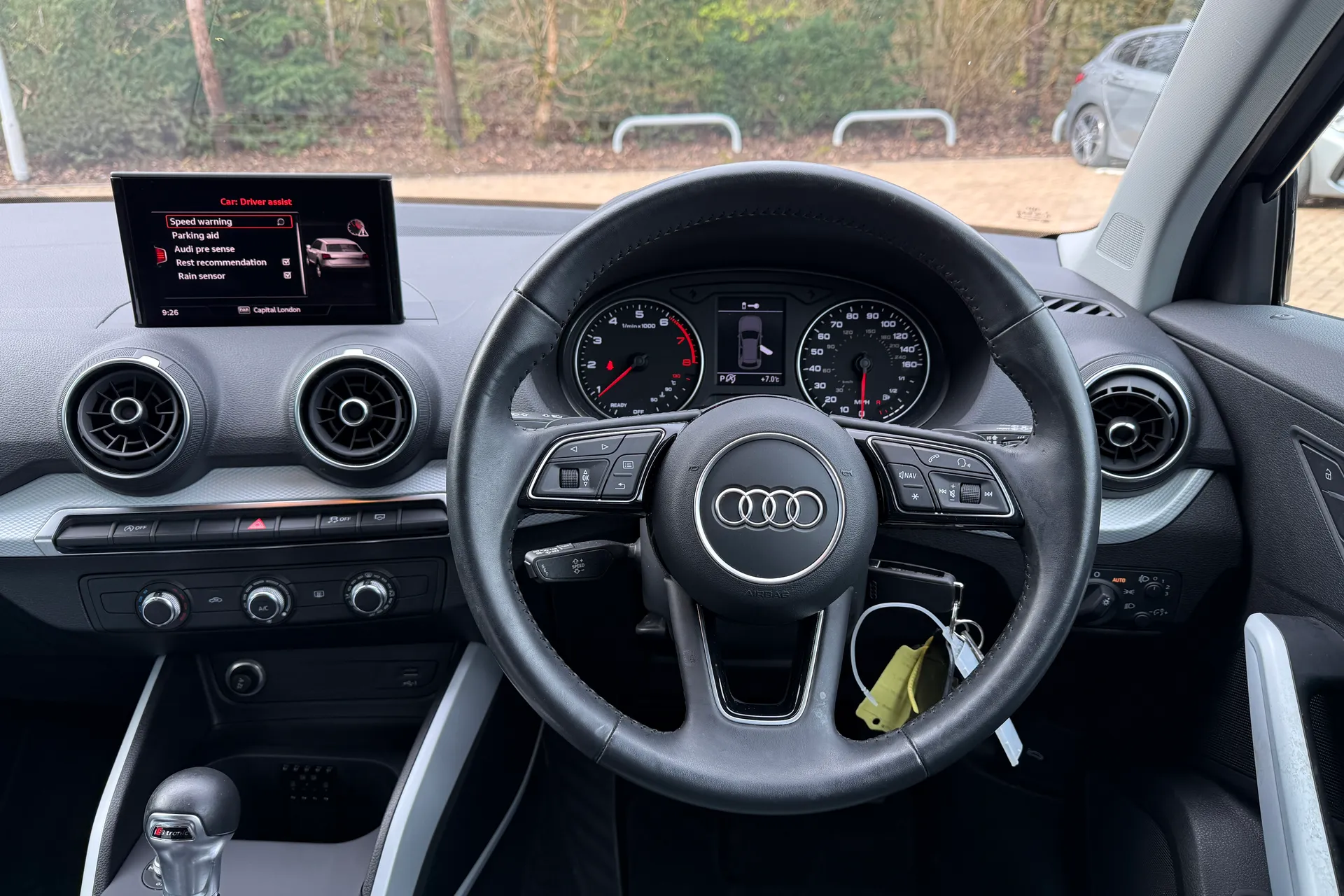 Audi Q2 thumbnail image number 36