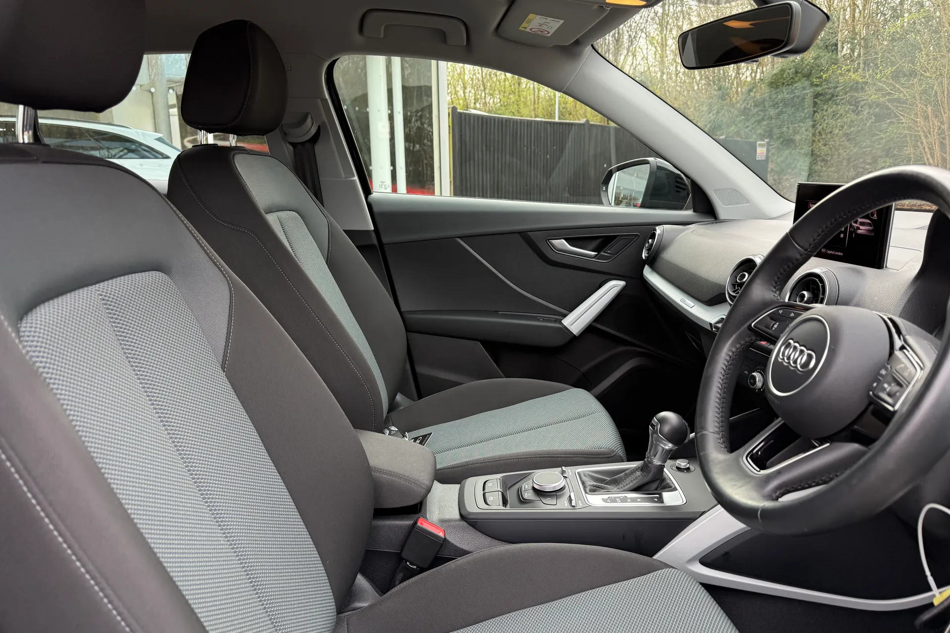 Audi Q2 thumbnail image number 27