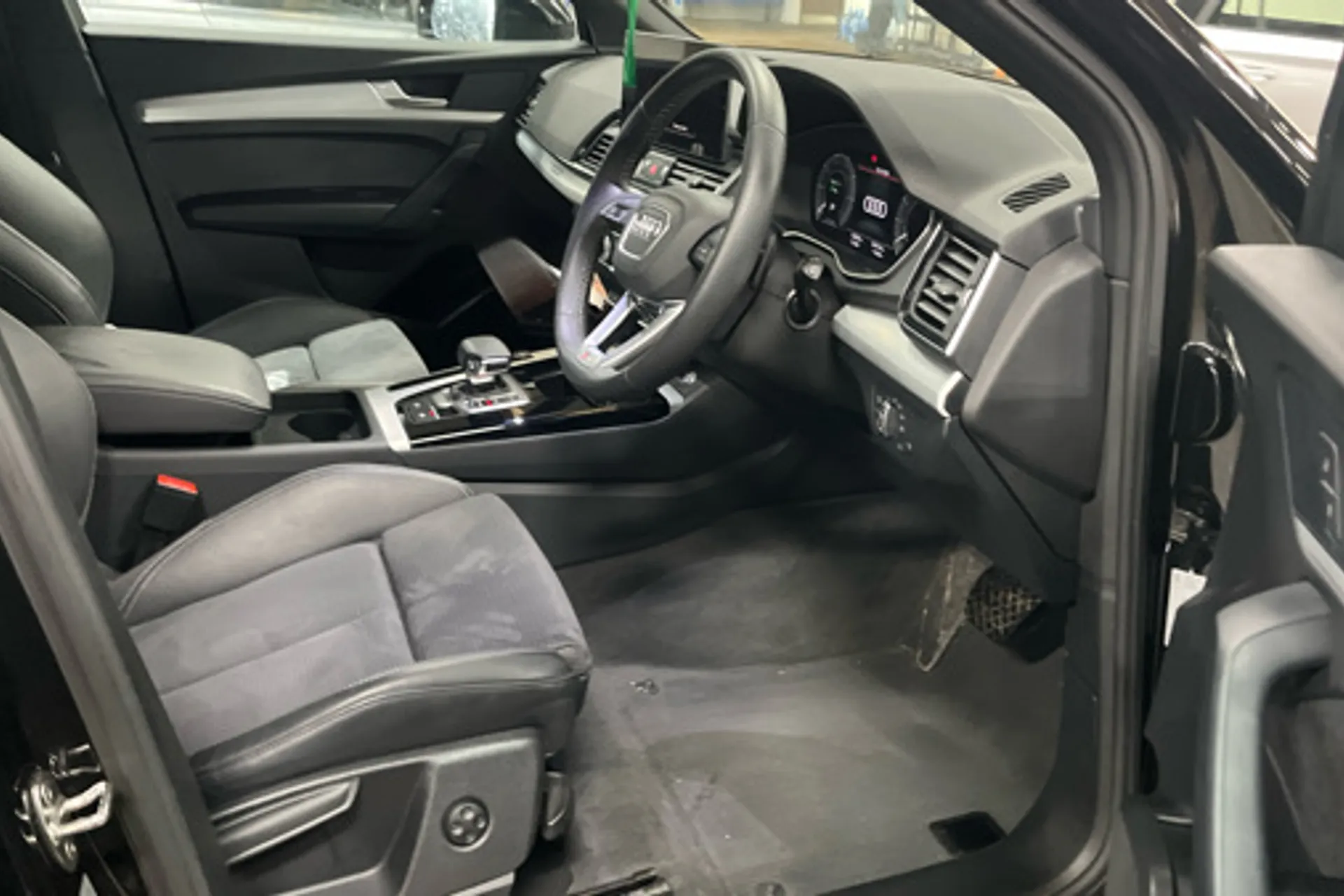 Audi Q5 thumbnail image number 5