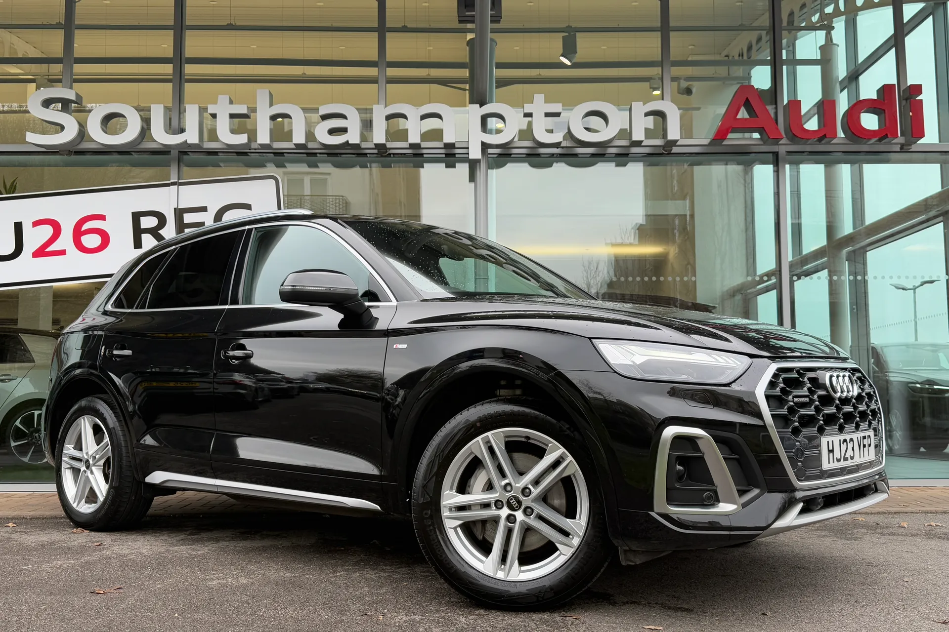 Audi Q5 focused image