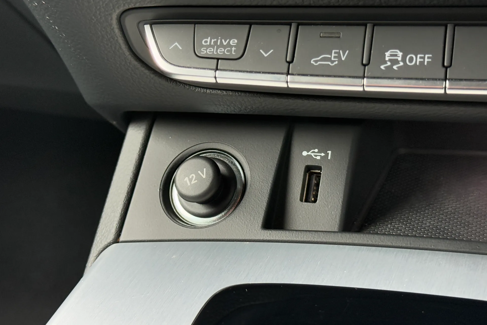 Audi Q5 thumbnail image number 22