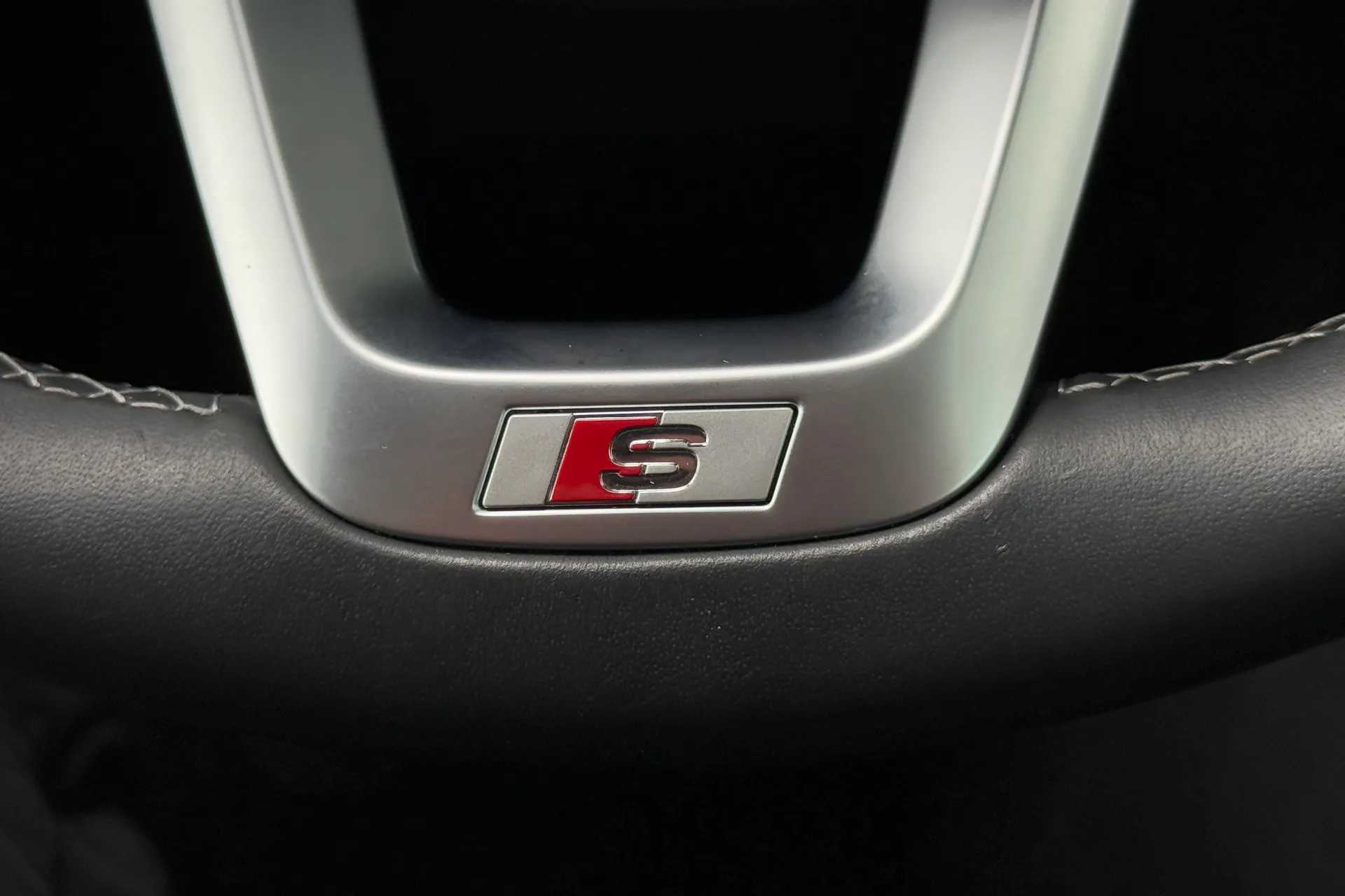 Audi Q5 thumbnail image number 15