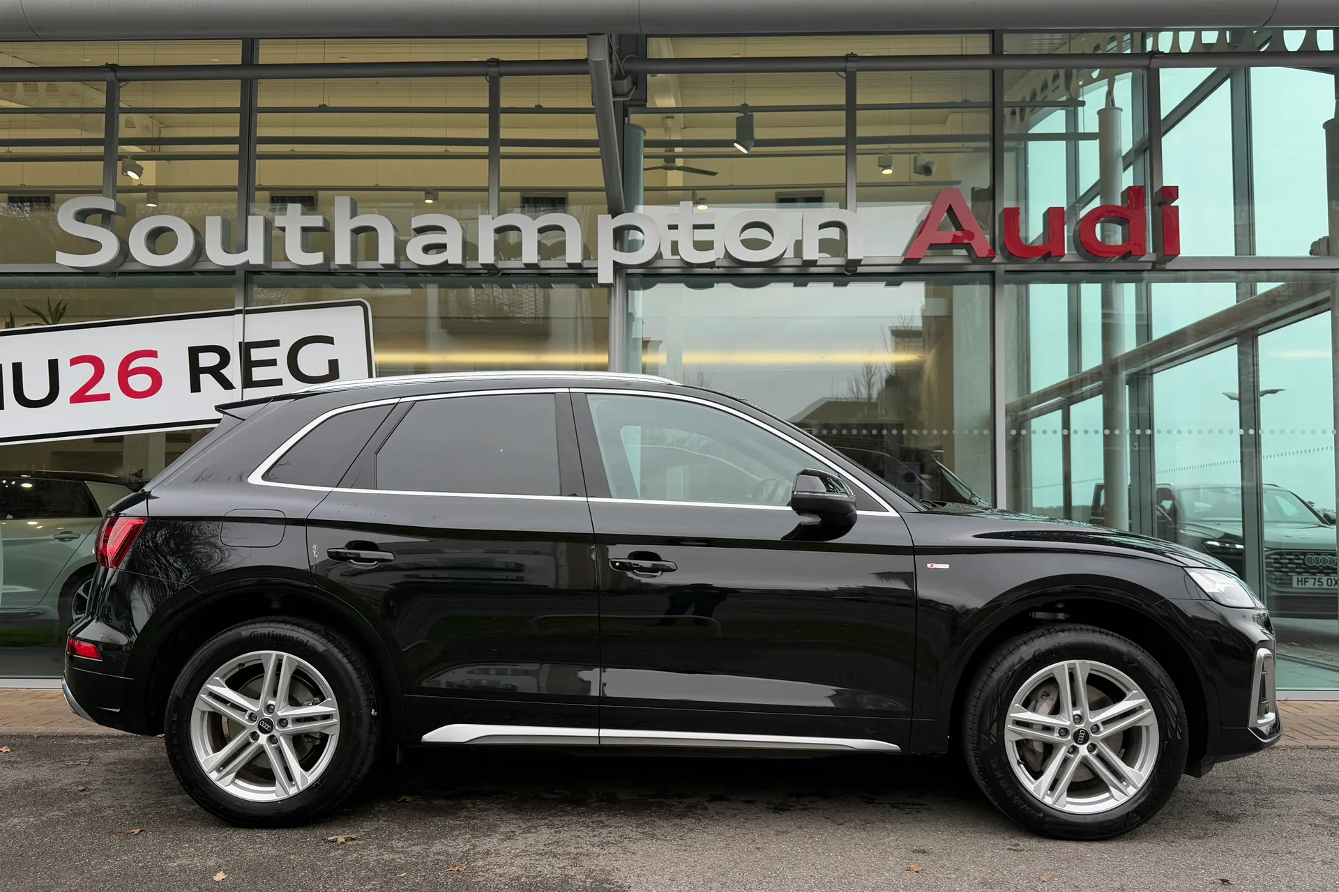 Audi Q5 thumbnail image number 2