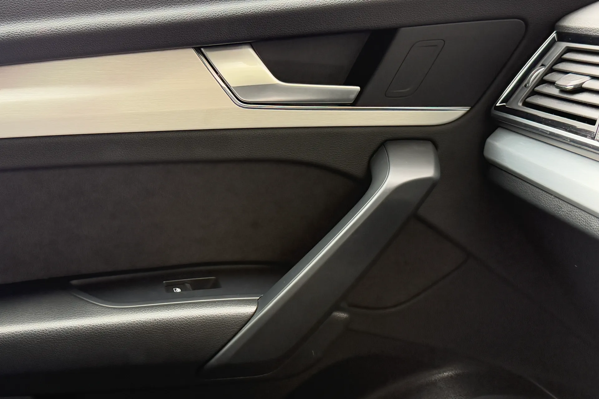 Audi Q5 thumbnail image number 32