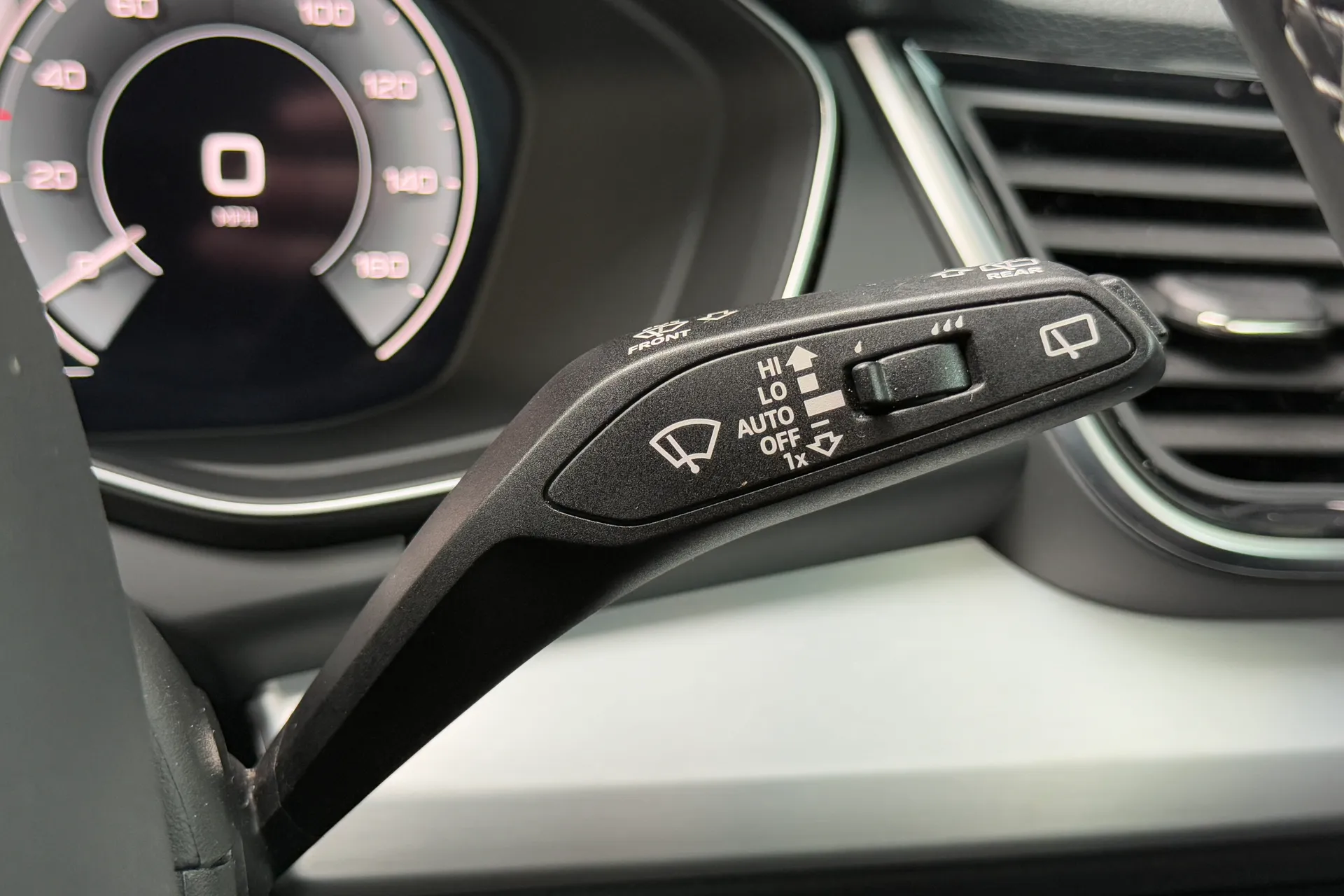 Audi Q5 thumbnail image number 17