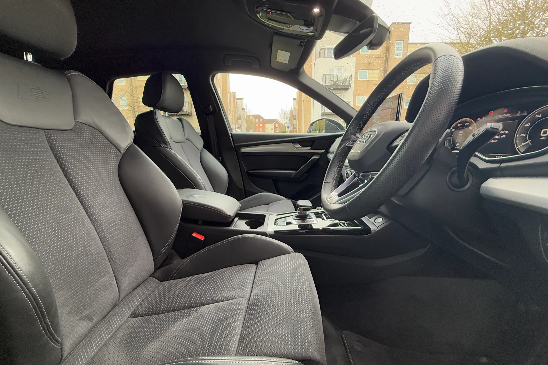 Audi Q5 thumbnail image number 35