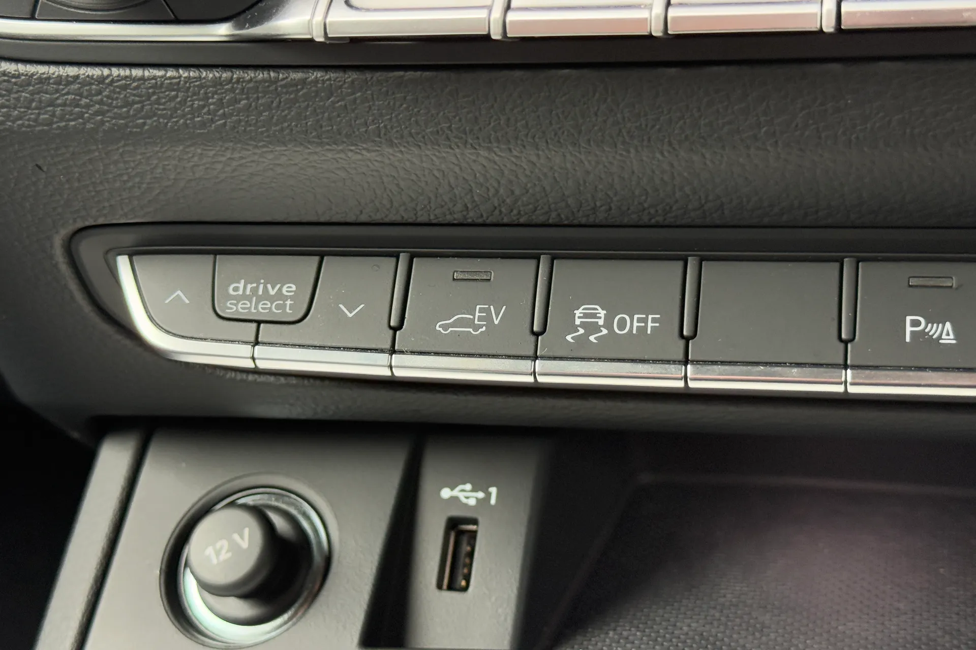 Audi Q5 thumbnail image number 23