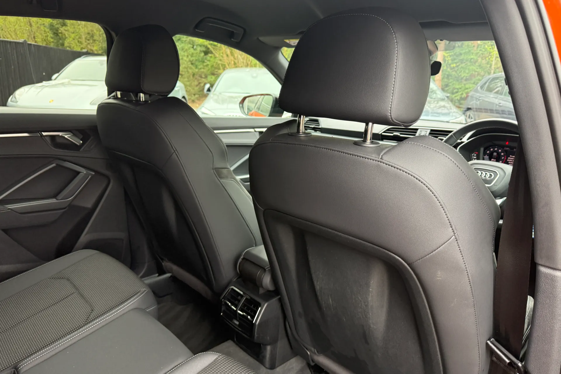 Audi Q3 thumbnail image number 25