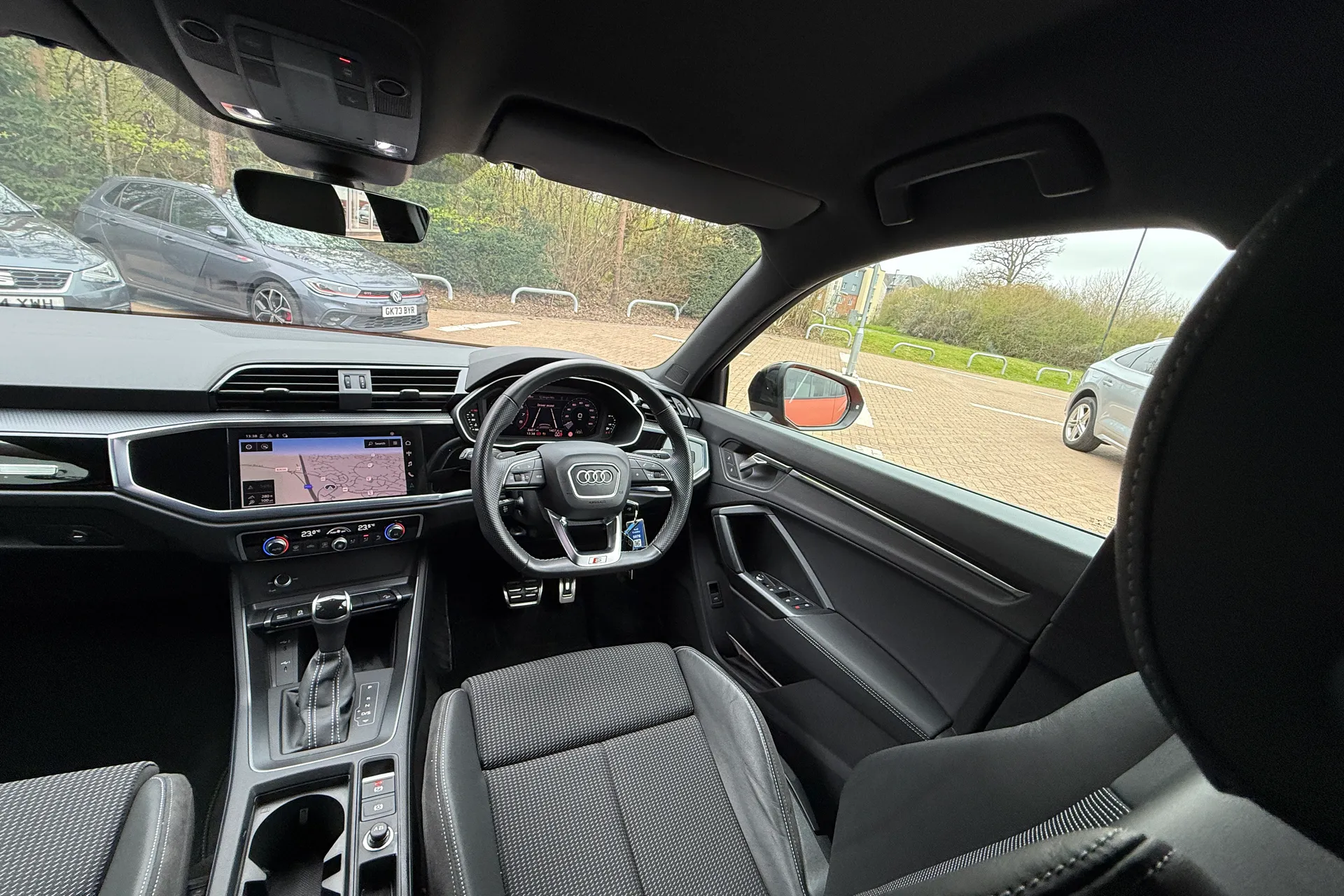 Audi Q3 thumbnail image number 28