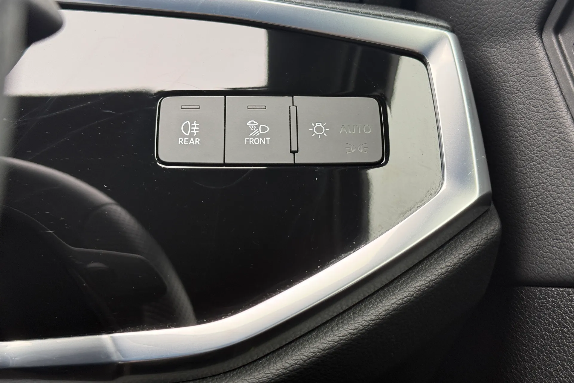 Audi Q3 thumbnail image number 15