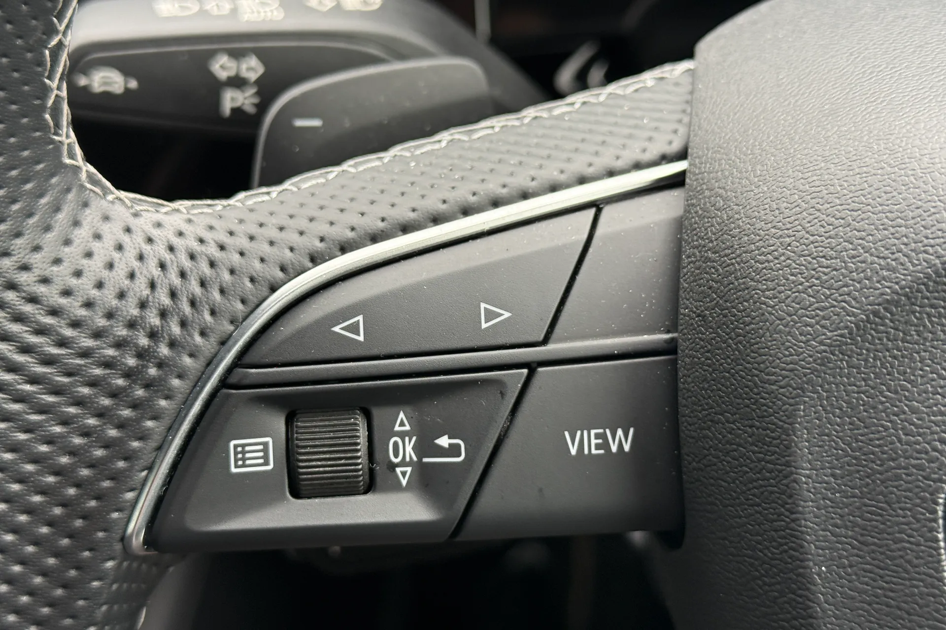 Audi Q3 thumbnail image number 13