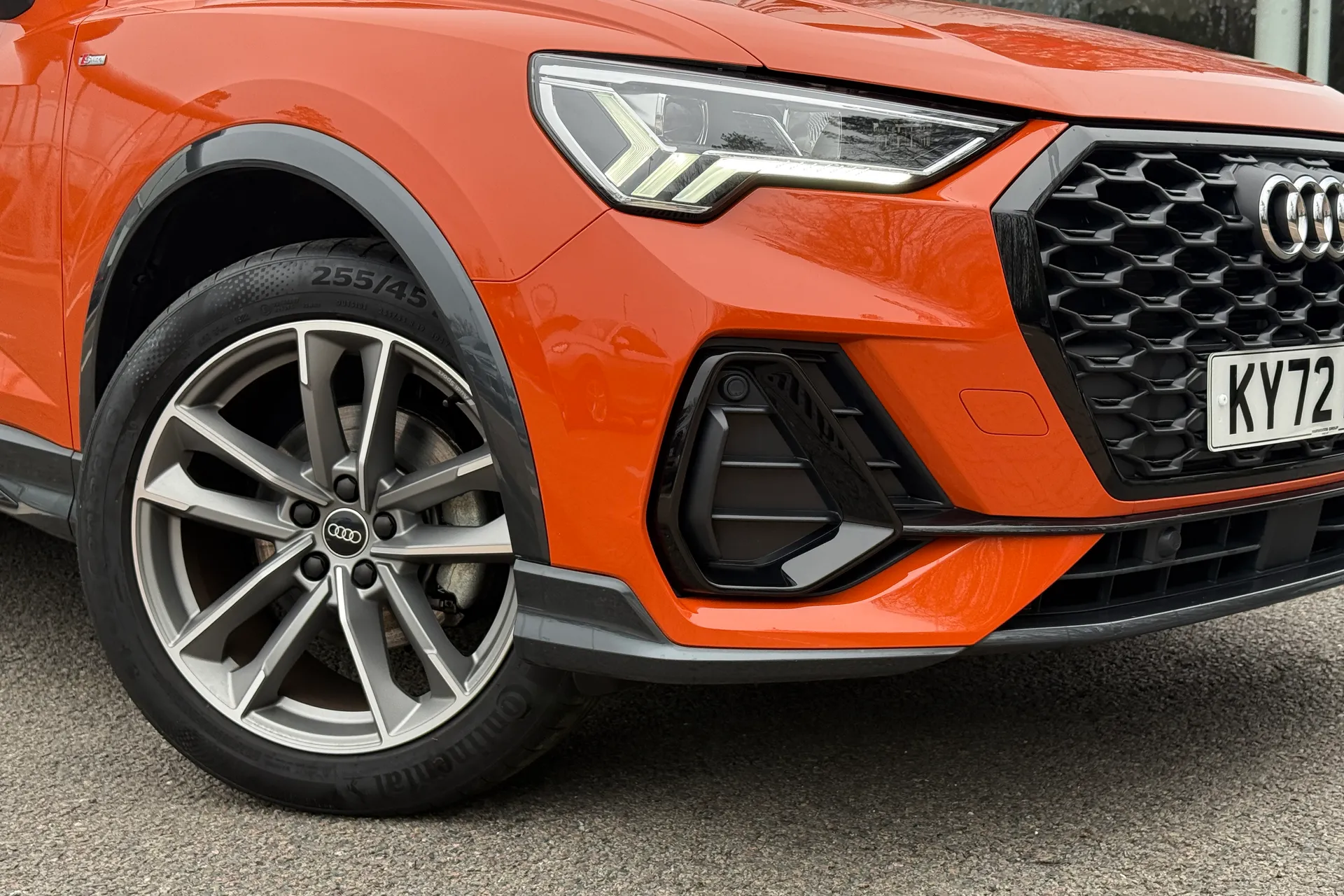 Audi Q3 thumbnail image number 6