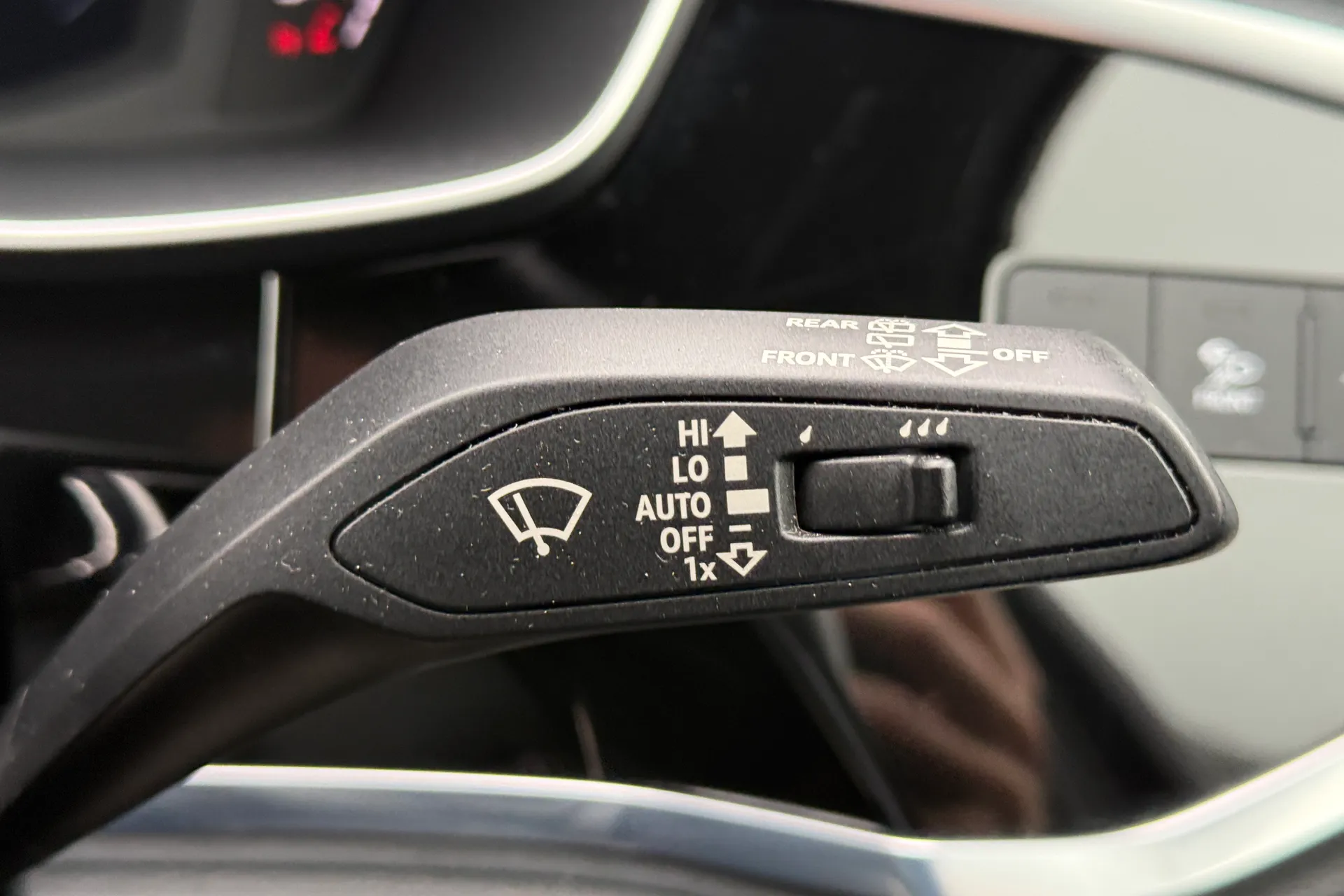 Audi Q3 thumbnail image number 12