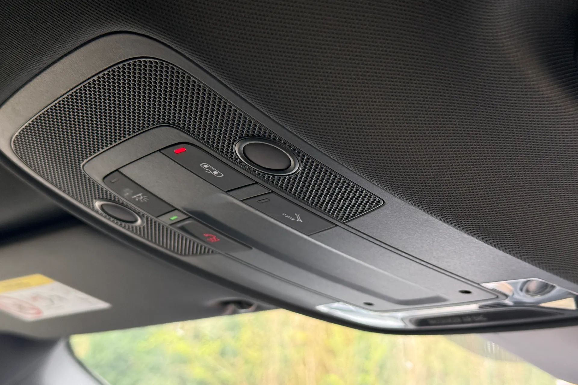 Audi Q3 thumbnail image number 18