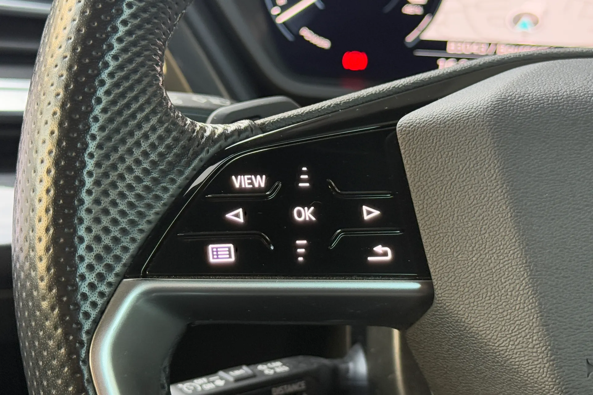 Audi Q4 thumbnail image number 22