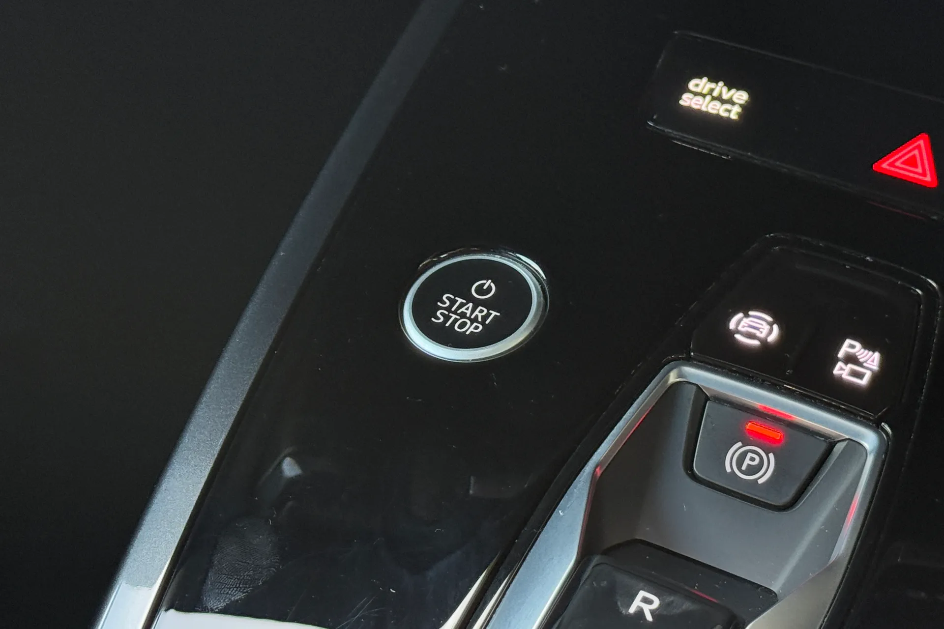 Audi Q4 thumbnail image number 20