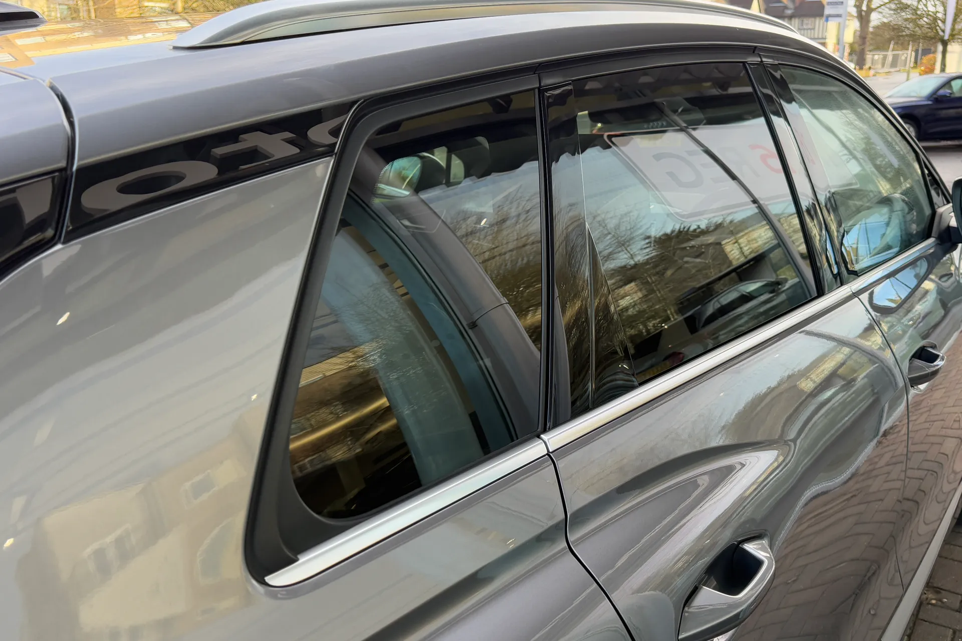 Audi Q4 thumbnail image number 36