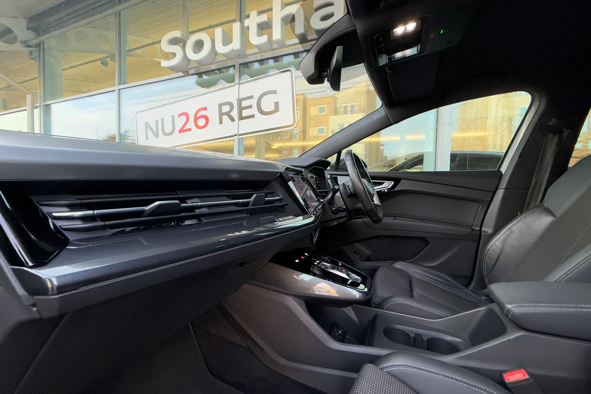 Audi Q4 thumbnail image number 9