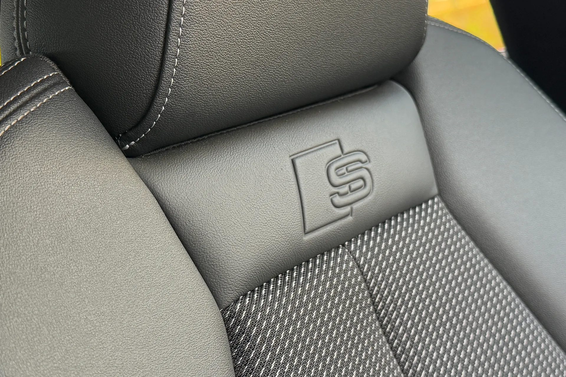 Audi Q4 thumbnail image number 30