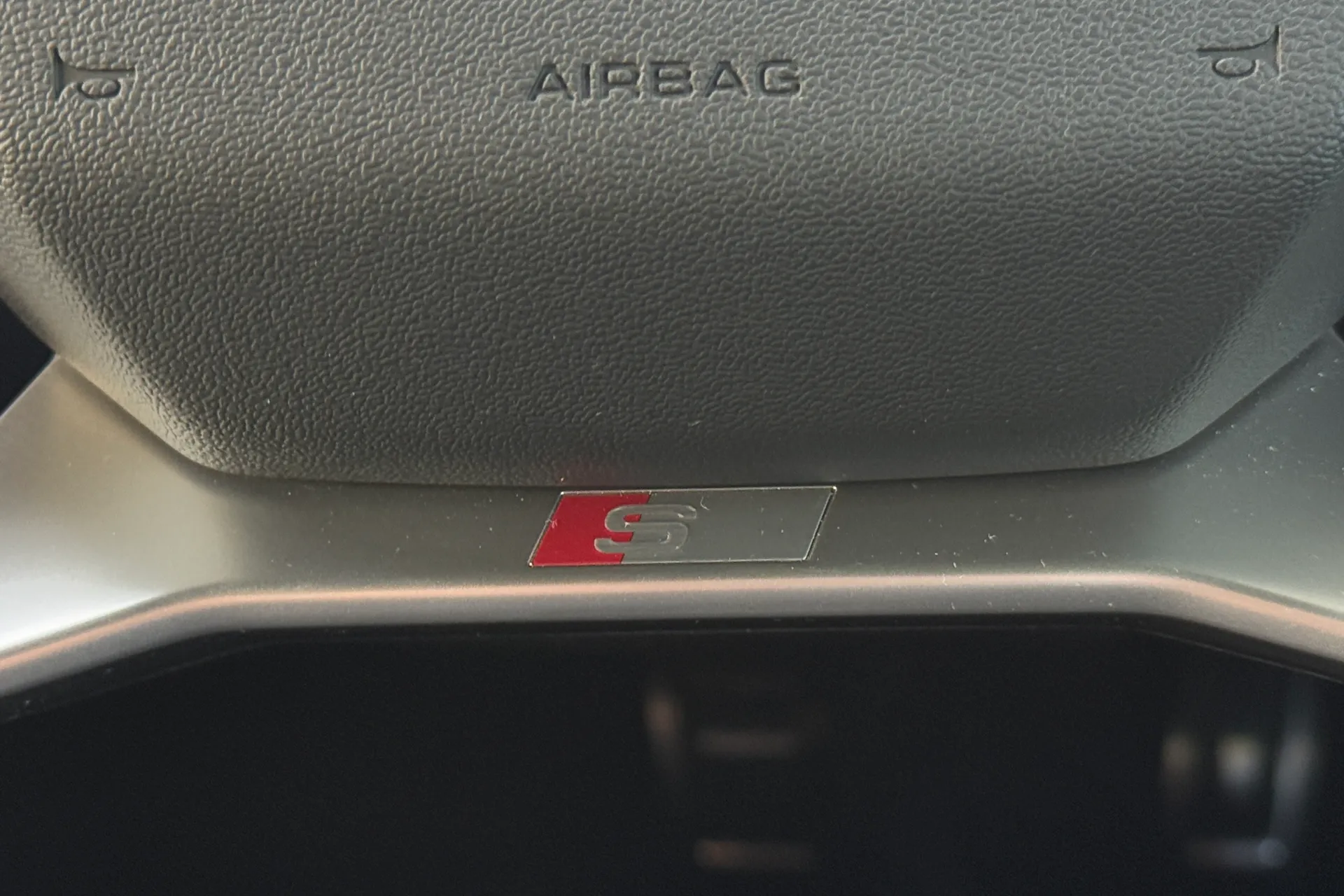 Audi Q4 thumbnail image number 24