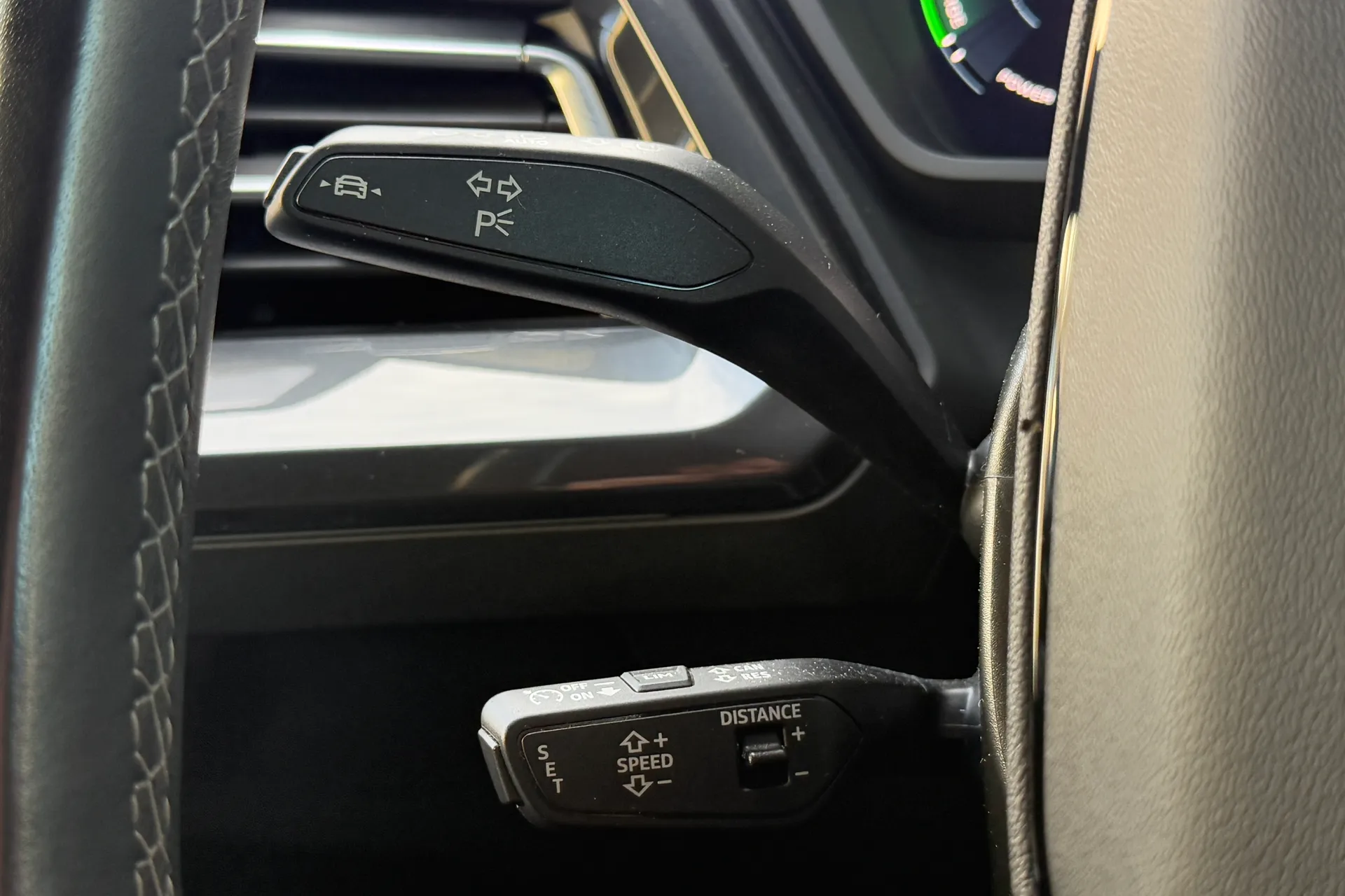 Audi Q4 thumbnail image number 25