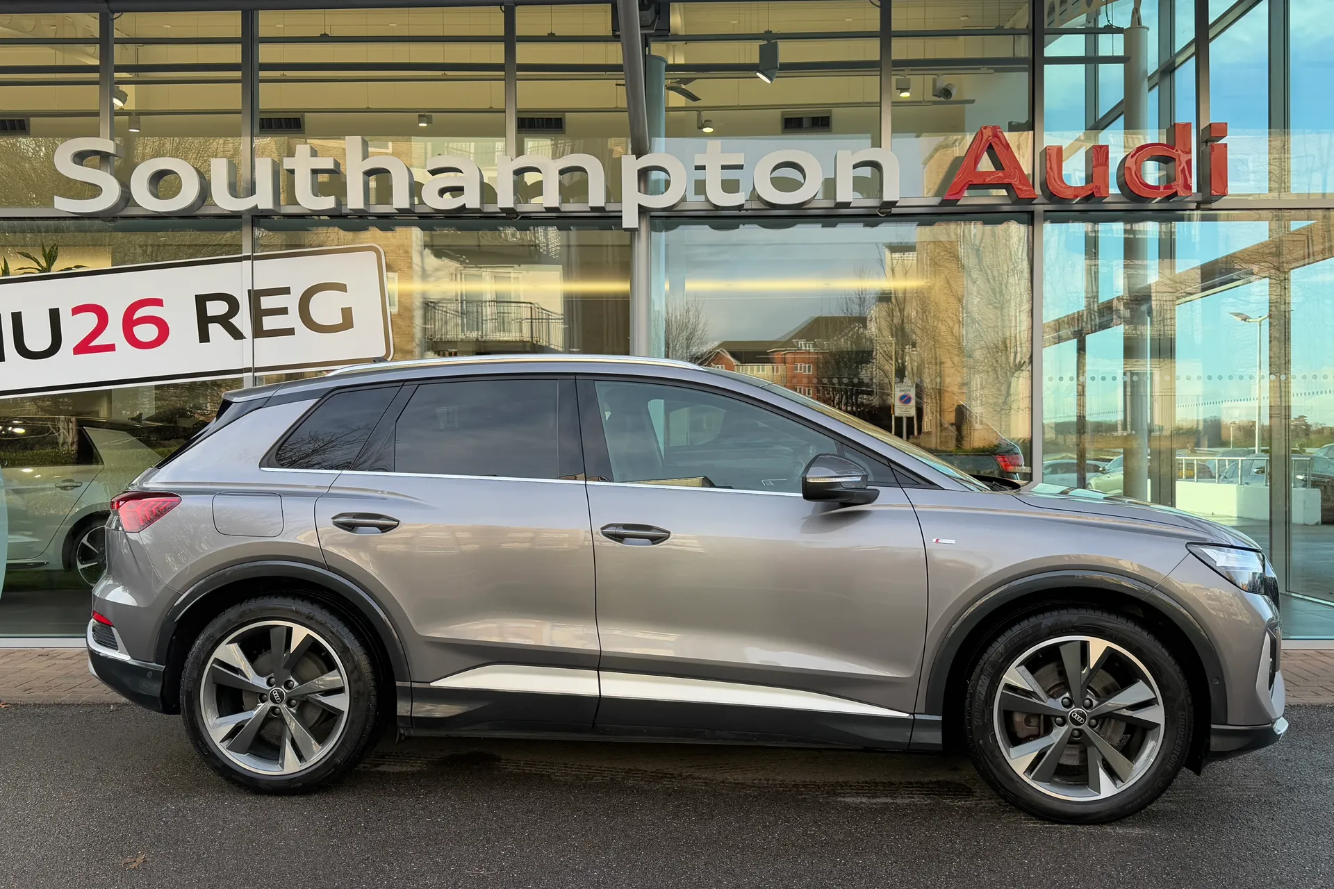 Audi Q4 thumbnail image number 2