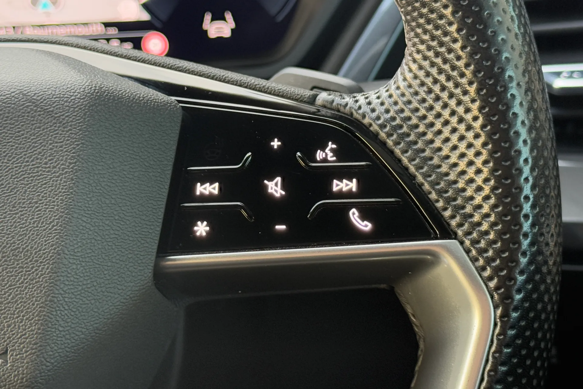 Audi Q4 thumbnail image number 23