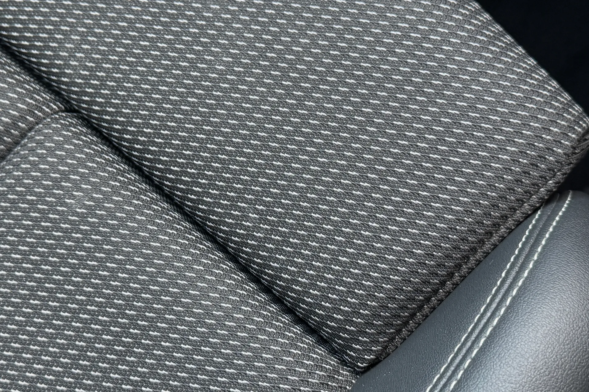 Audi Q4 thumbnail image number 27