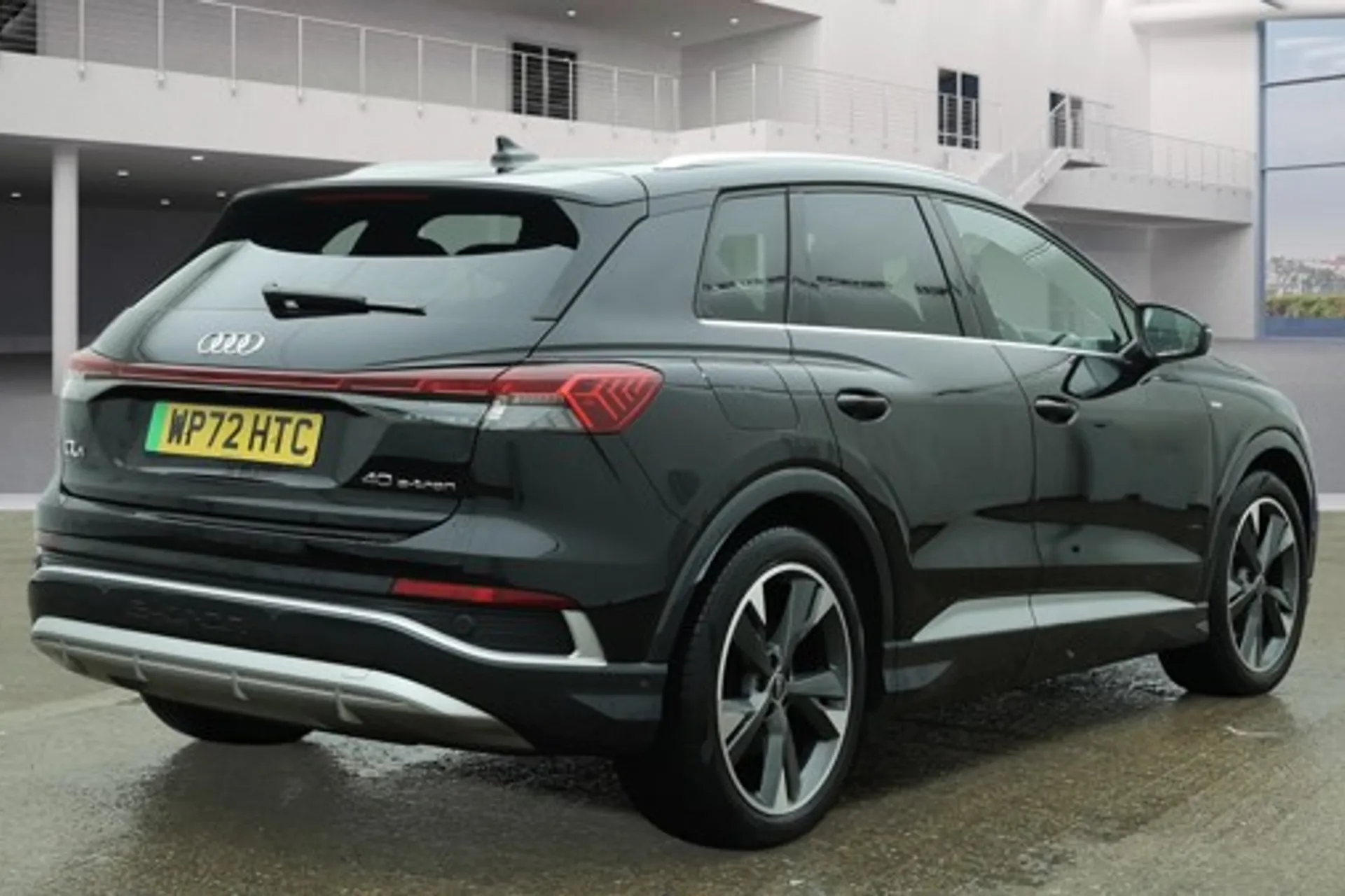 Audi Q4 thumbnail image number 8