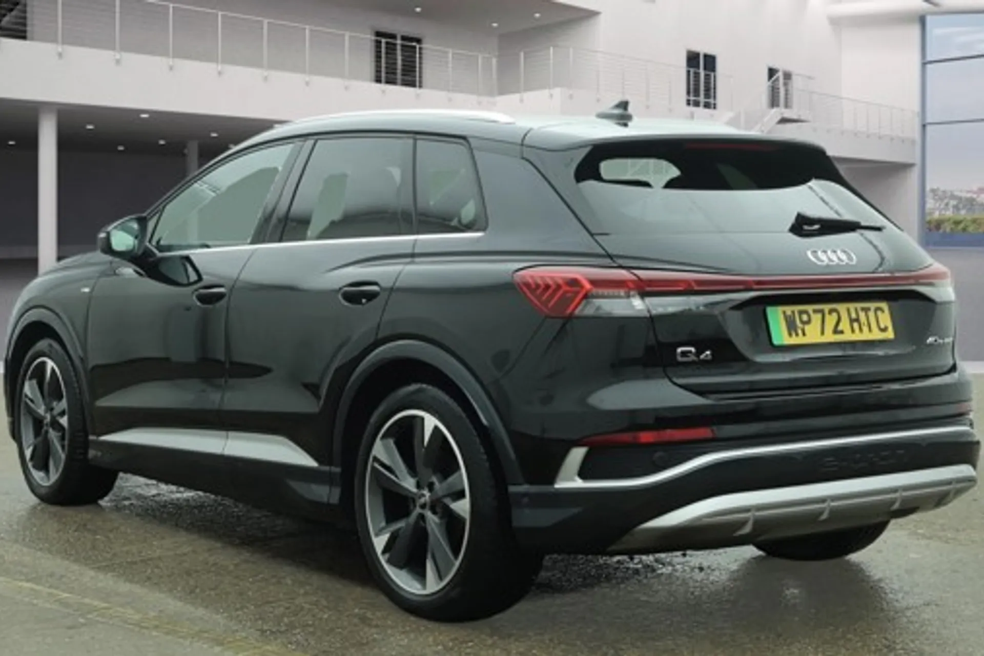 Audi Q4 thumbnail image number 4