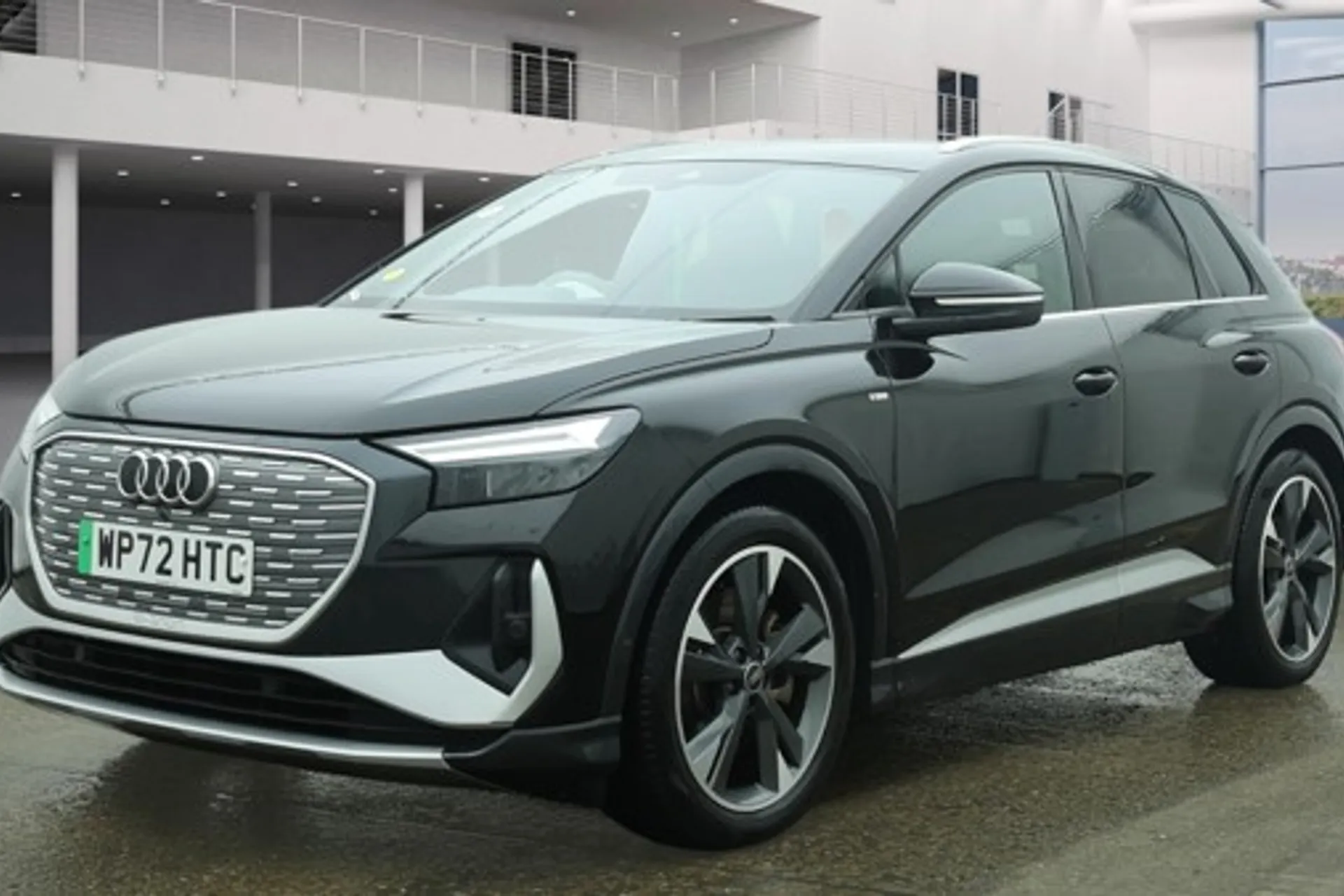 Audi Q4 thumbnail image number 13