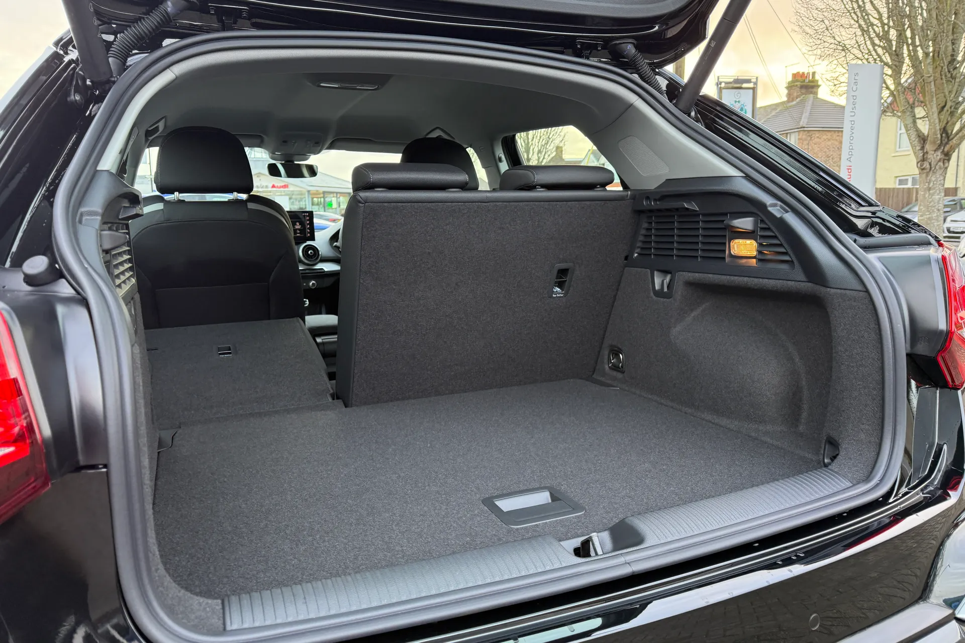 Audi Q2 thumbnail image number 33