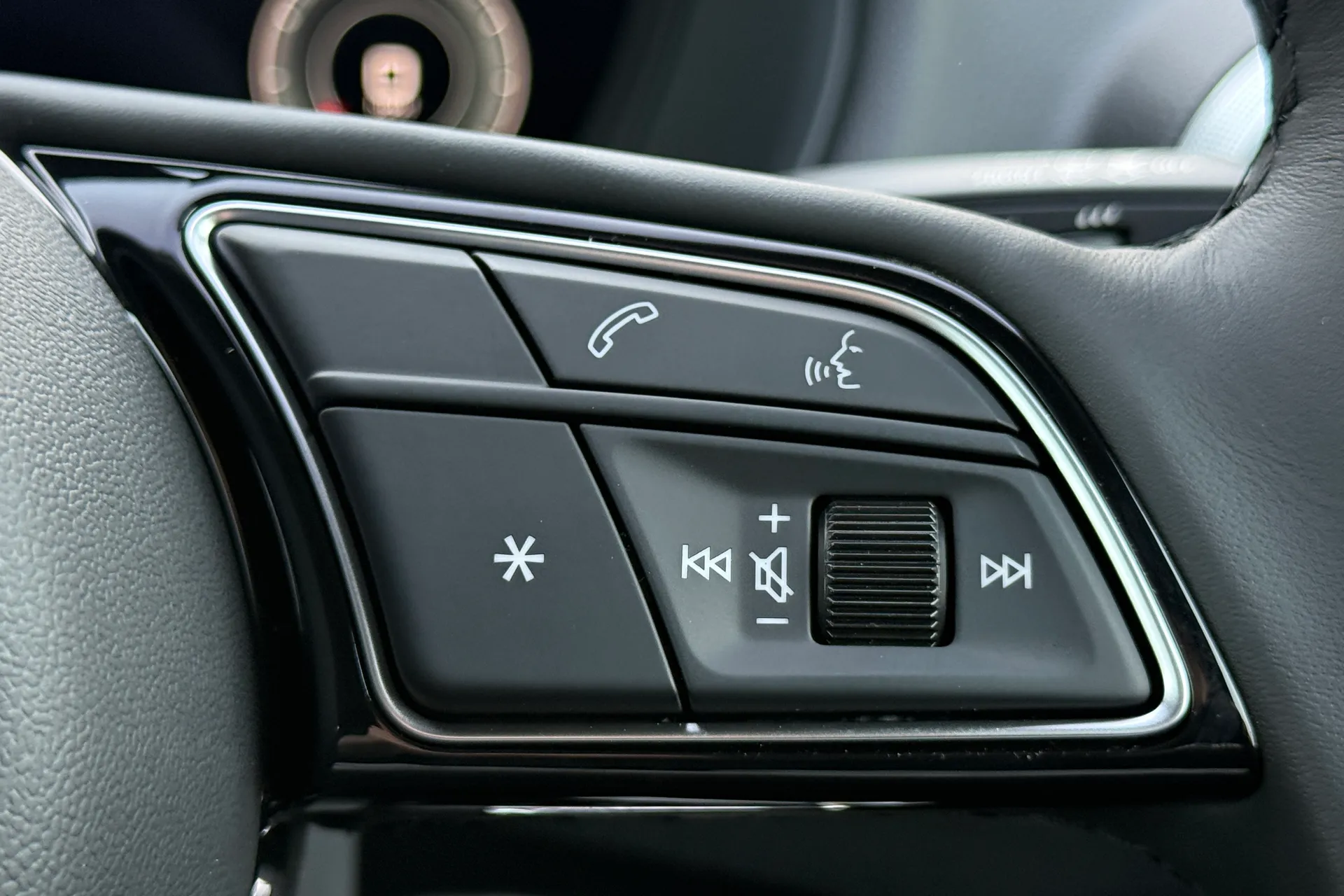 Audi Q2 thumbnail image number 19