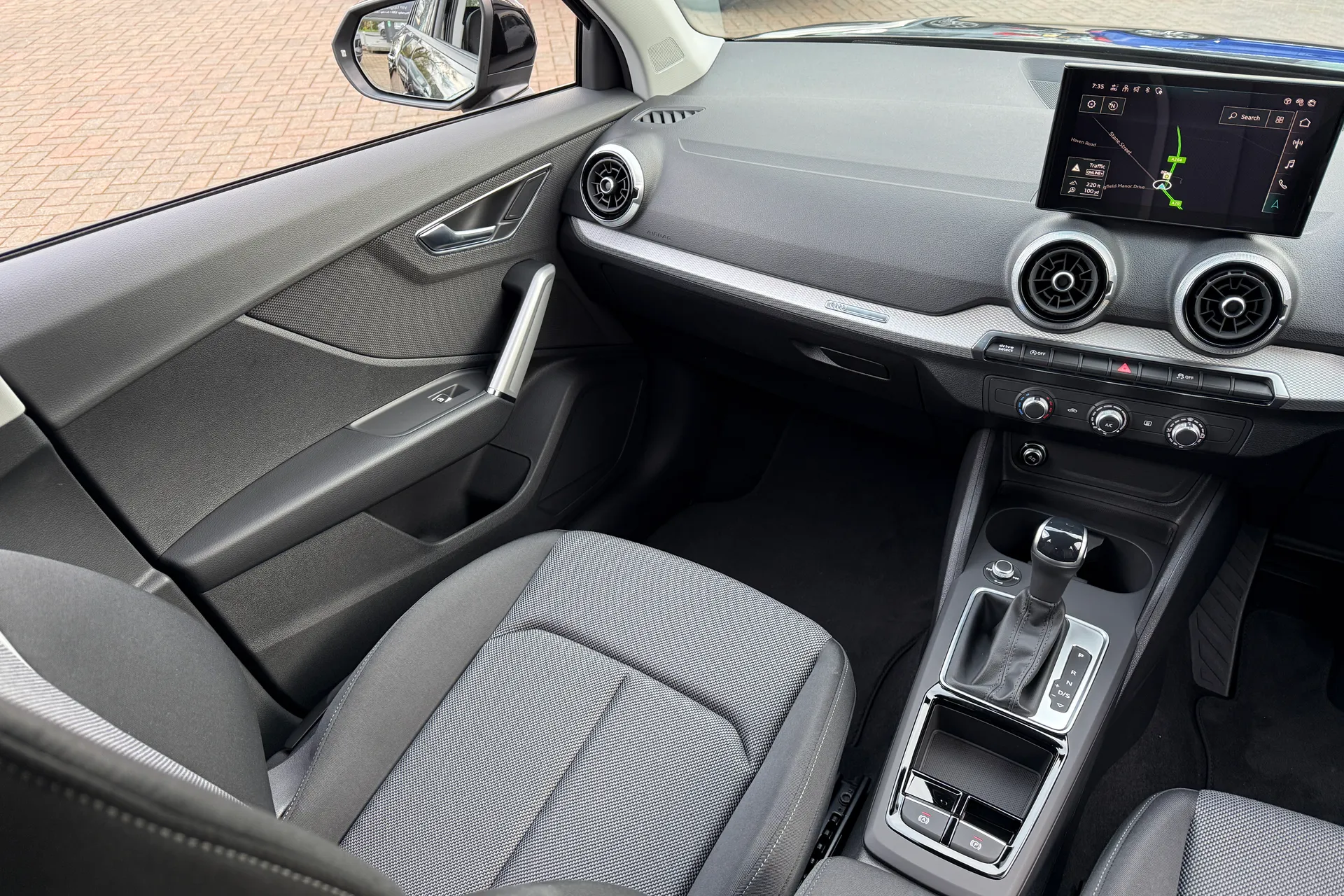 Audi Q2 thumbnail image number 36